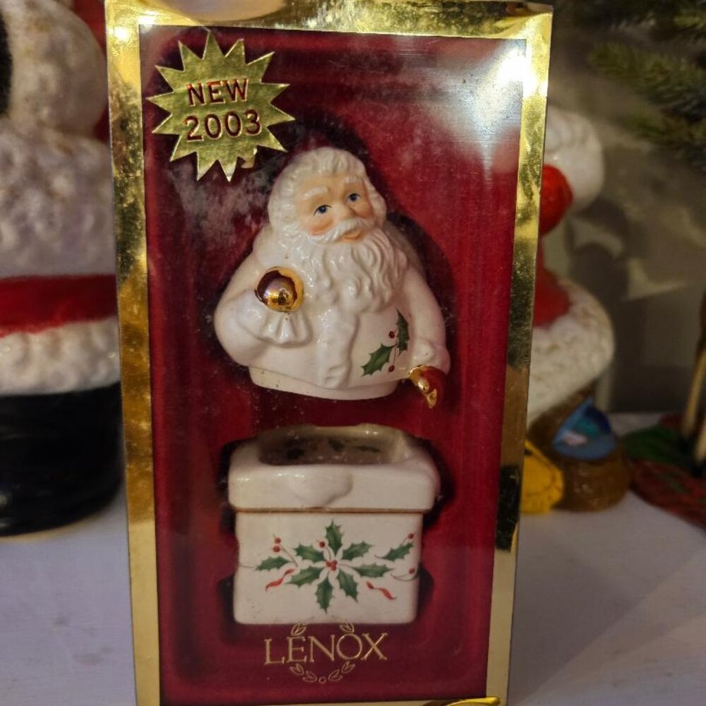Lenox Holiday Santa Atop Chimney Salt and Pepper Shakers 2003